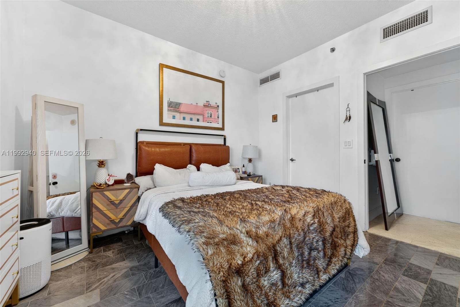1050 Brickell Ave # 2510, Miami FL 33131 — 15