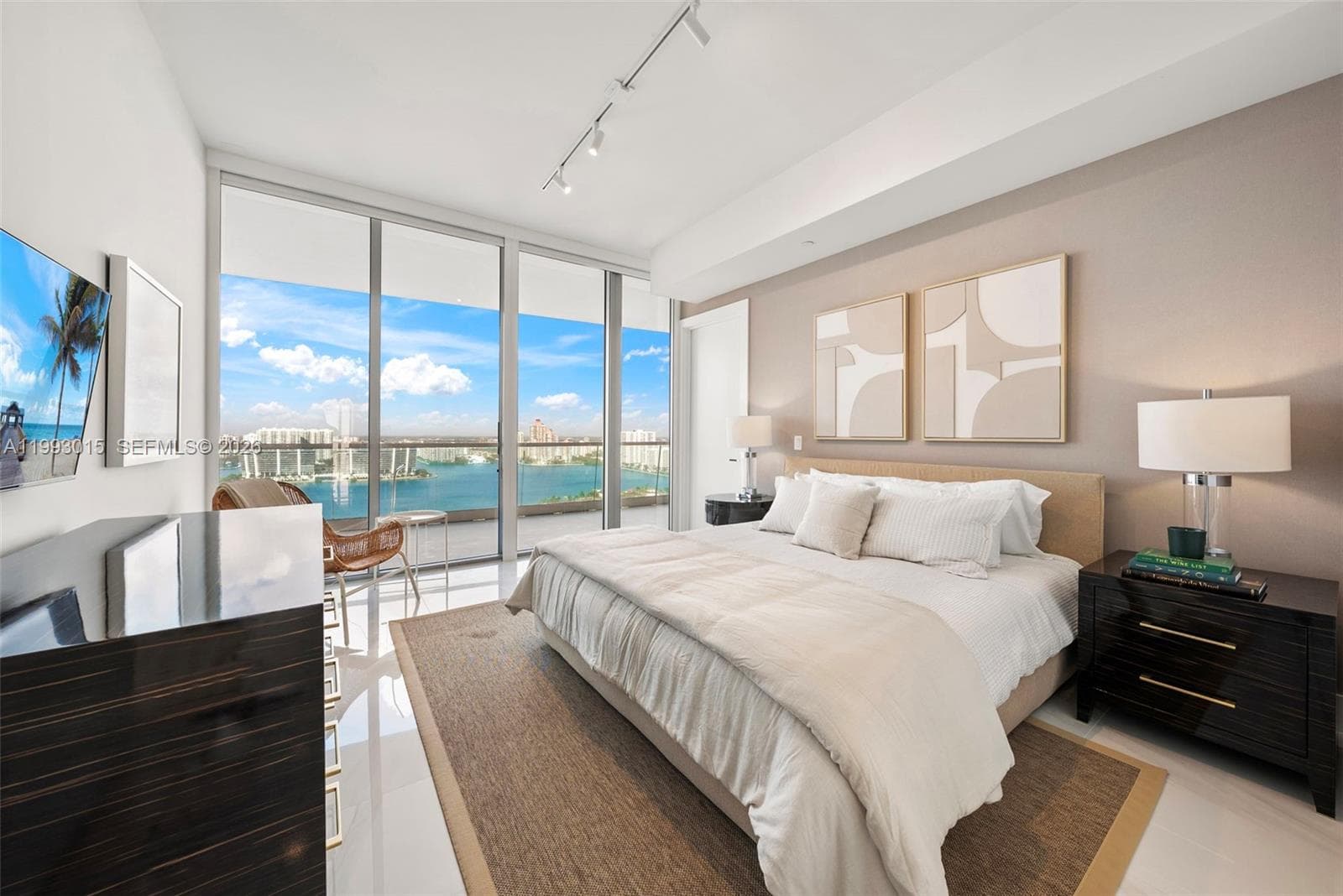 18501 Collins Ave # 2504, Sunny Isles Beach FL 33160 — 39