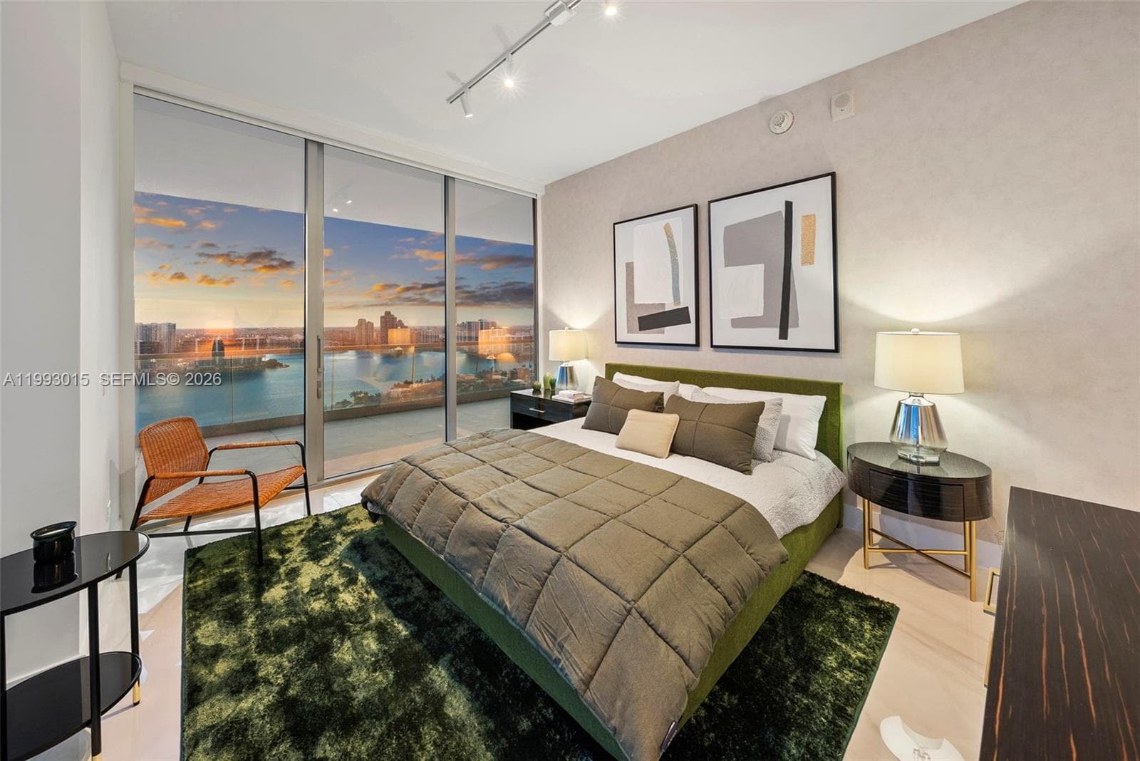 18501 Collins Ave # 2504, Sunny Isles Beach FL 33160 — 63
