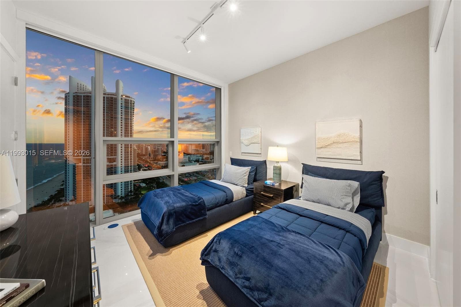 18501 Collins Ave # 2504, Sunny Isles Beach FL 33160 — 61