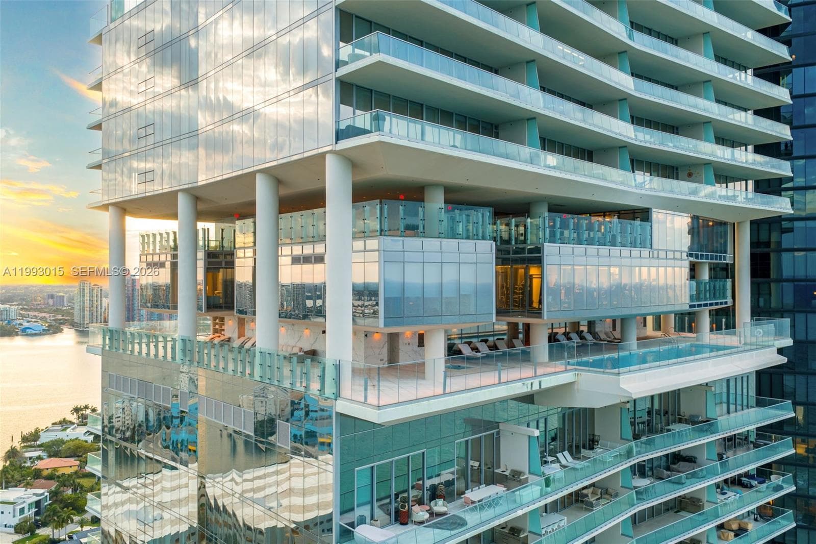 18501 Collins Ave # 2504, Sunny Isles Beach FL 33160 — 11