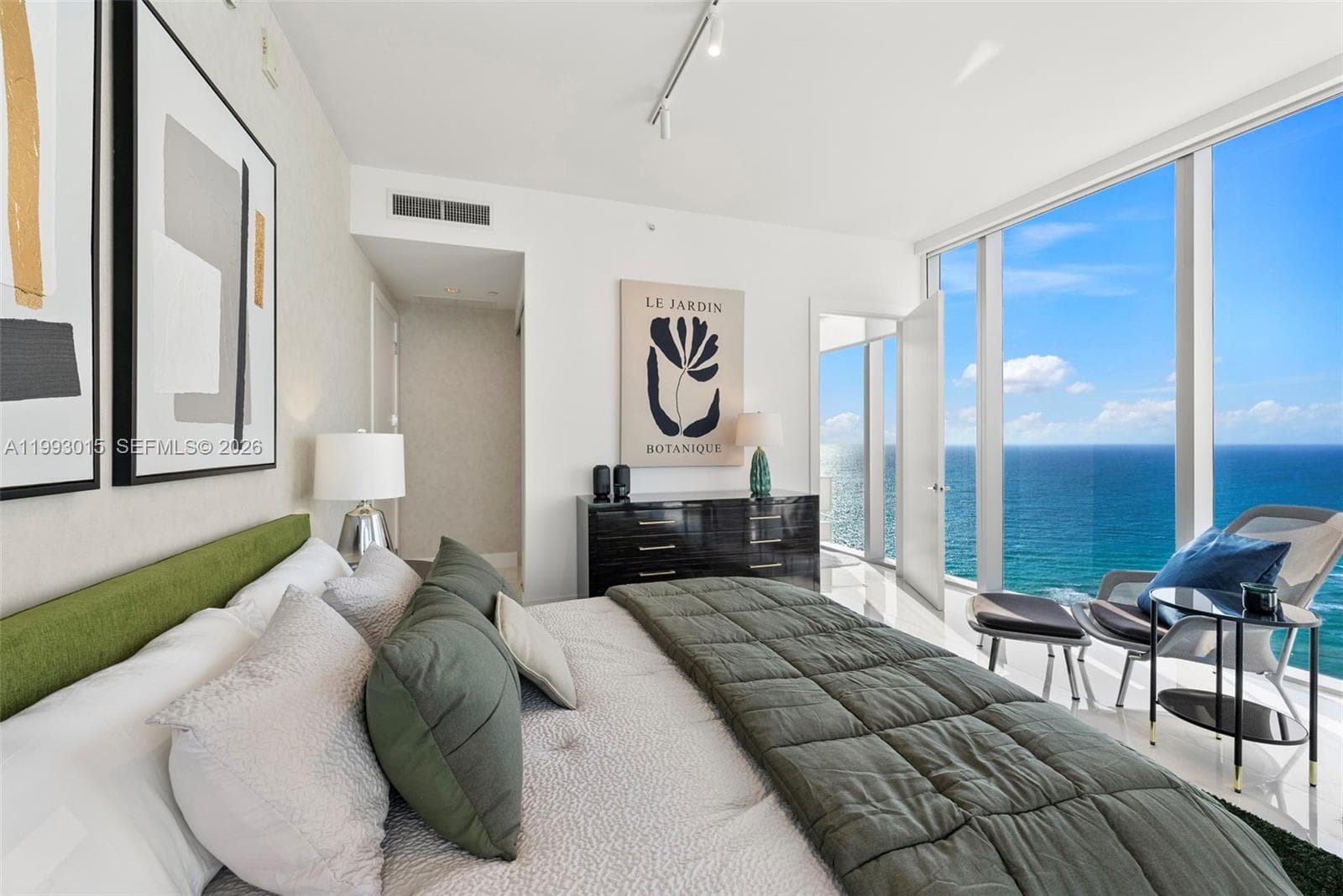 18501 Collins Ave # 2504, Sunny Isles Beach FL 33160 — 36