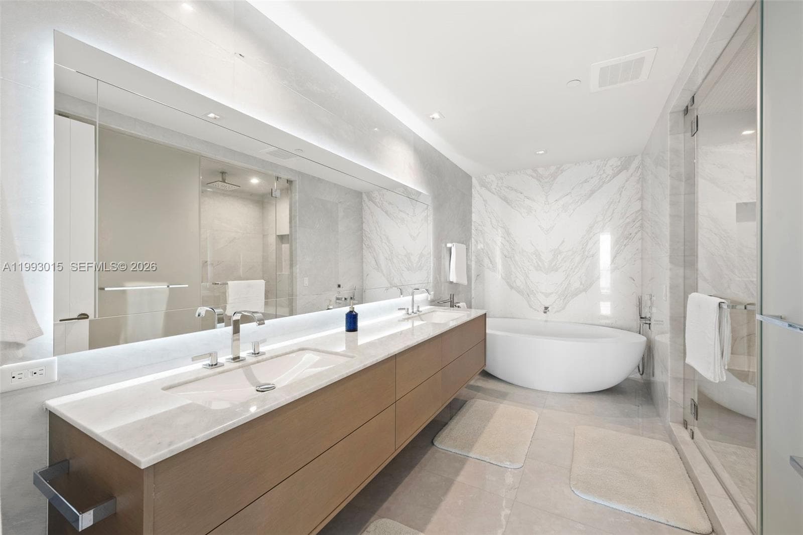 18501 Collins Ave # 2504, Sunny Isles Beach FL 33160 — 26