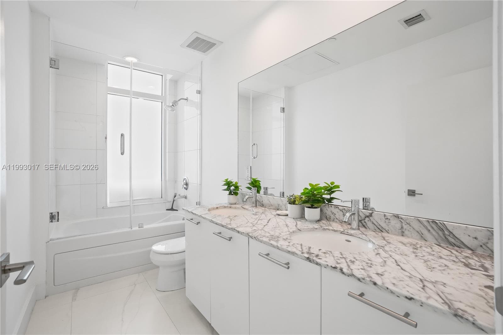 950 Brickell Bay Dr # 4101, Miami FL 33131 — 17