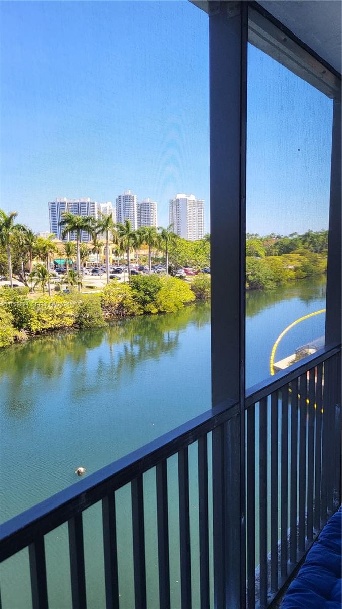 3401 N Country Club Dr # 402, Aventura FL 33180 — 3