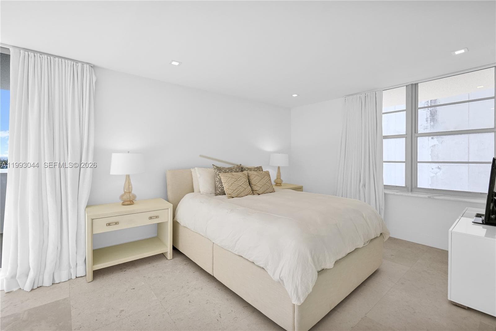 5555 Collins Ave # 3N, Miami Beach FL 33140 — 19