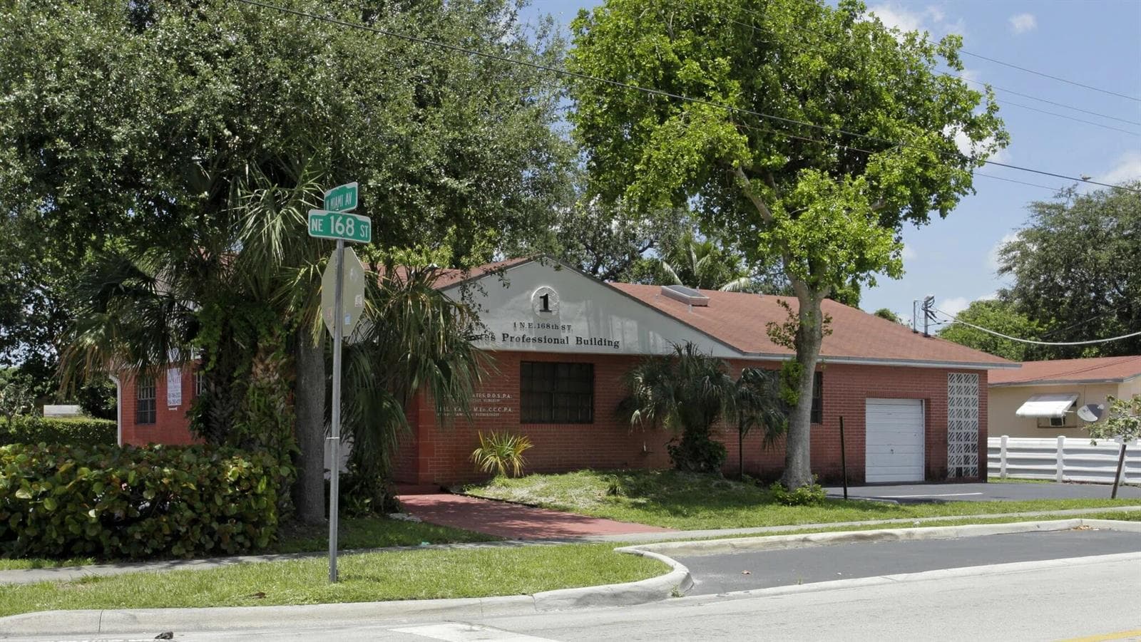 21 NE 168th Street, North Miami Beach FL 33162 — 2