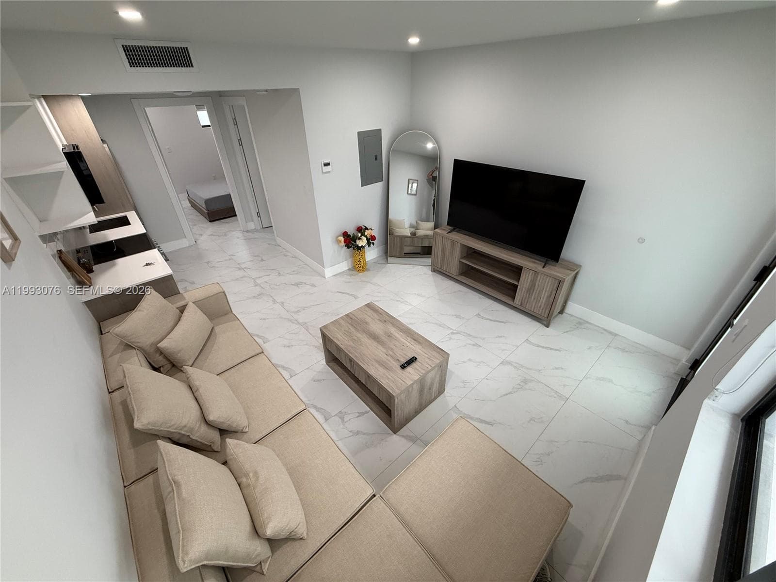944 Jefferson Ave # 15, Miami Beach FL 33139 — 2