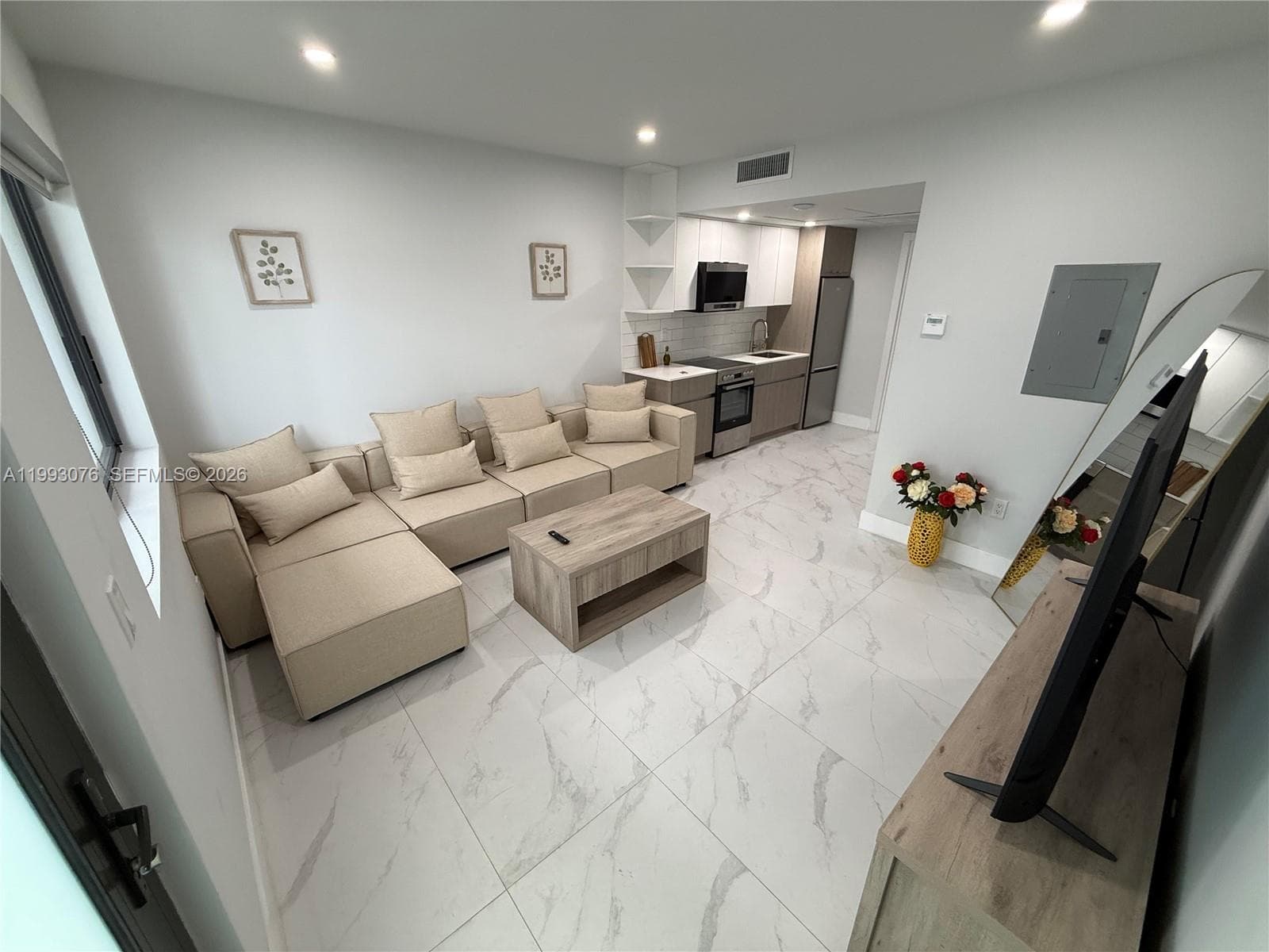 944 Jefferson Ave # 15, Miami Beach FL 33139 — 1