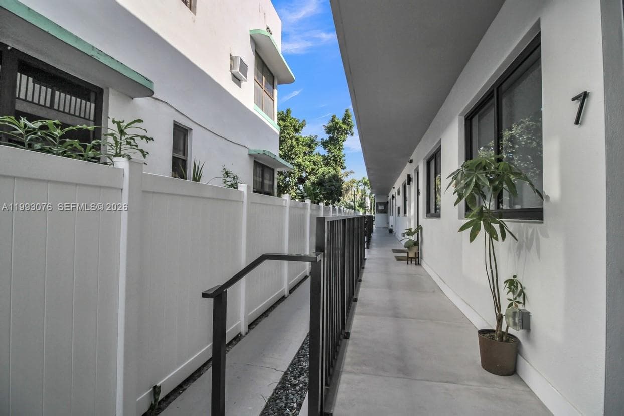 944 Jefferson Ave # 15, Miami Beach FL 33139 — 21