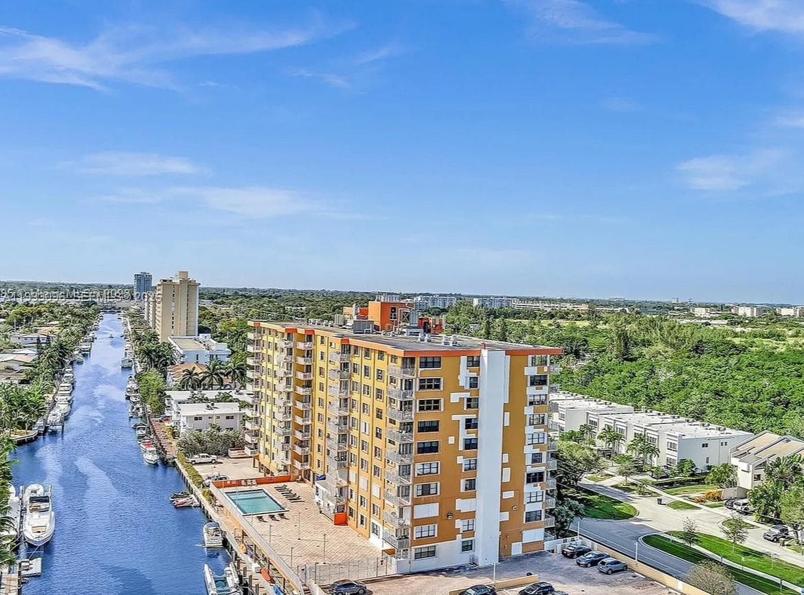 2450 NE 135th St # 103, North Miami FL 33181 — 20
