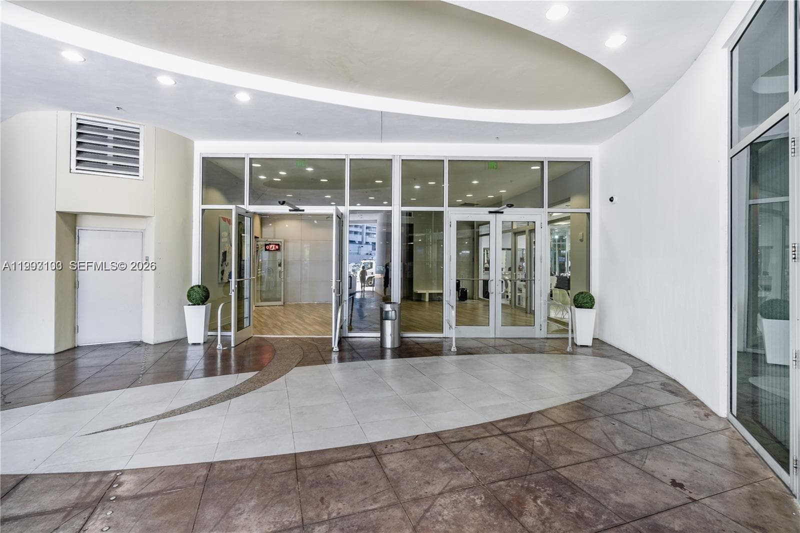 1750 N Bayshore Dr # 2401, Miami FL 33132 — 36