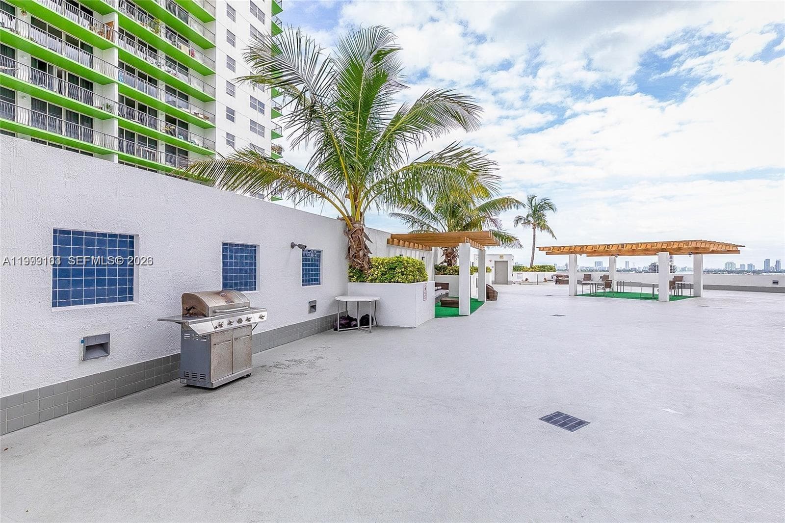 1750 N Bayshore Dr # 2401, Miami FL 33132 — 35
