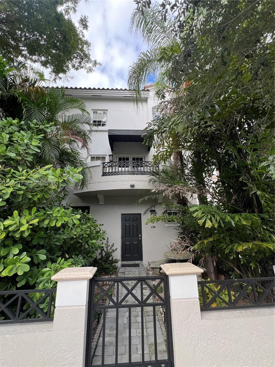 261 Navarre Ave # 4, Coral Gables FL 33134 — 2
