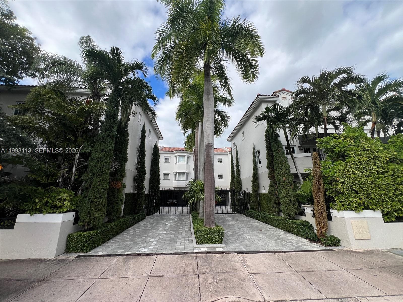 261 Navarre Ave # 4, Coral Gables FL 33134 — 1