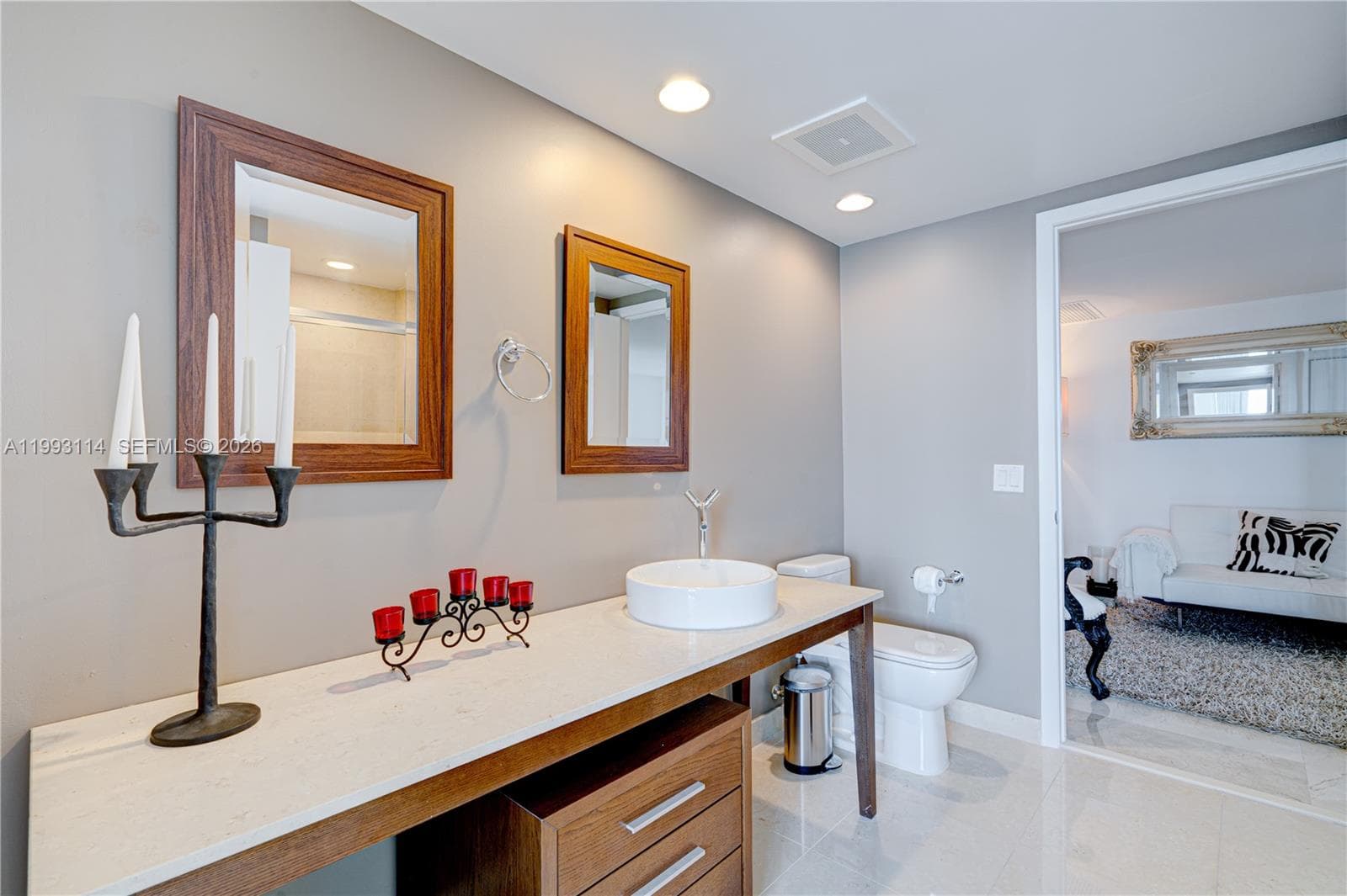 495 Brickell Ave # 3505, Miami FL 33131 — 25