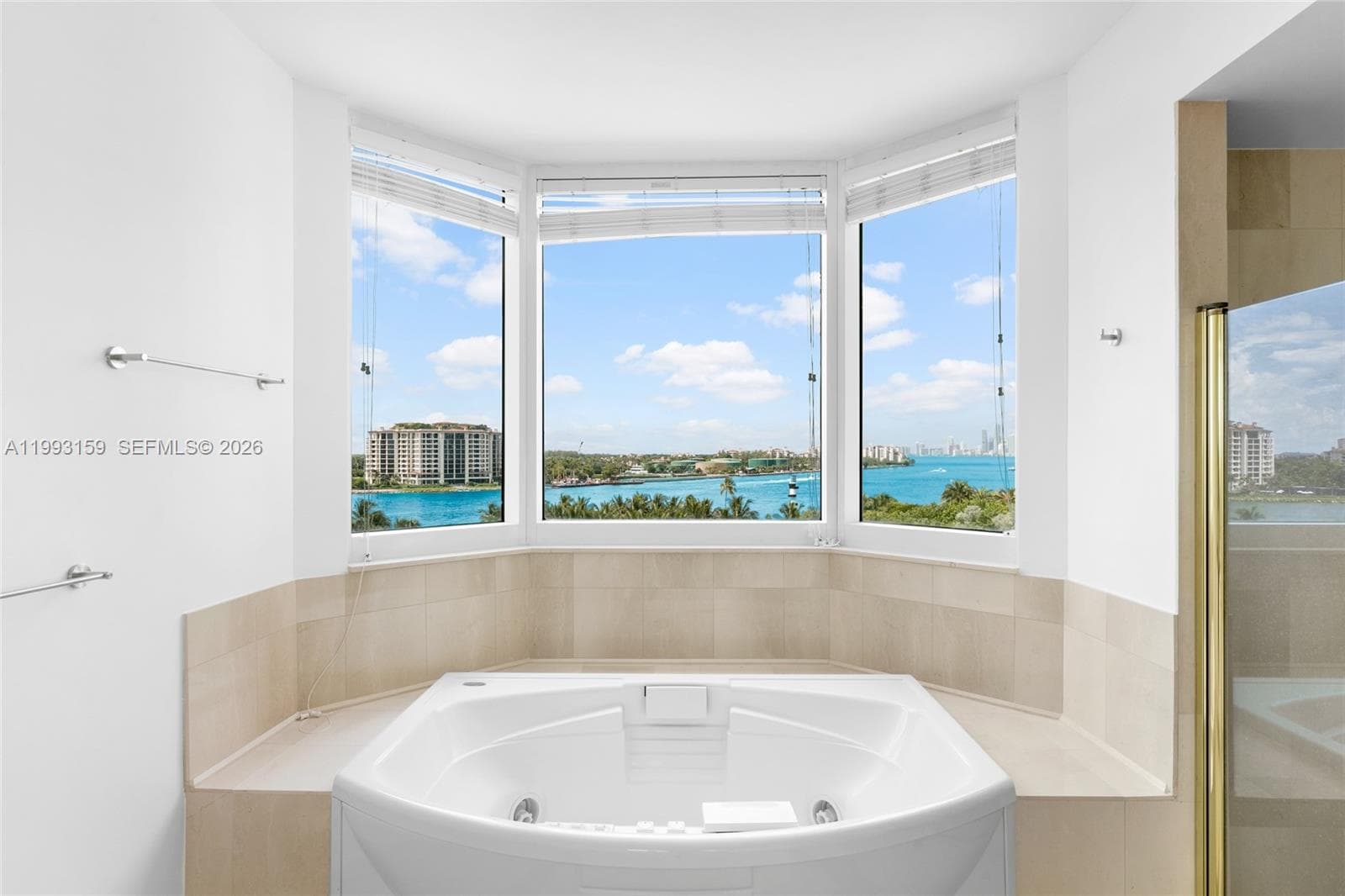 300 S Pointe Drive # 801, Miami Beach FL 33139 — 29