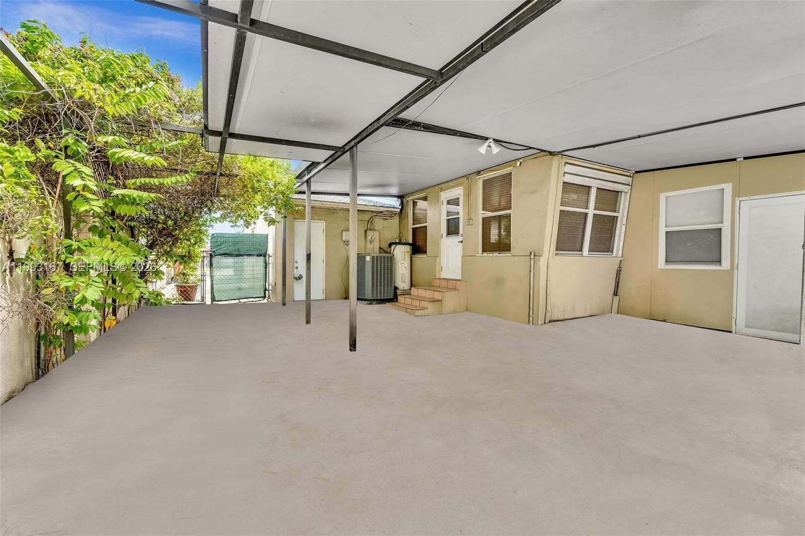 340 W 55th St, Hialeah FL 33012 — 28