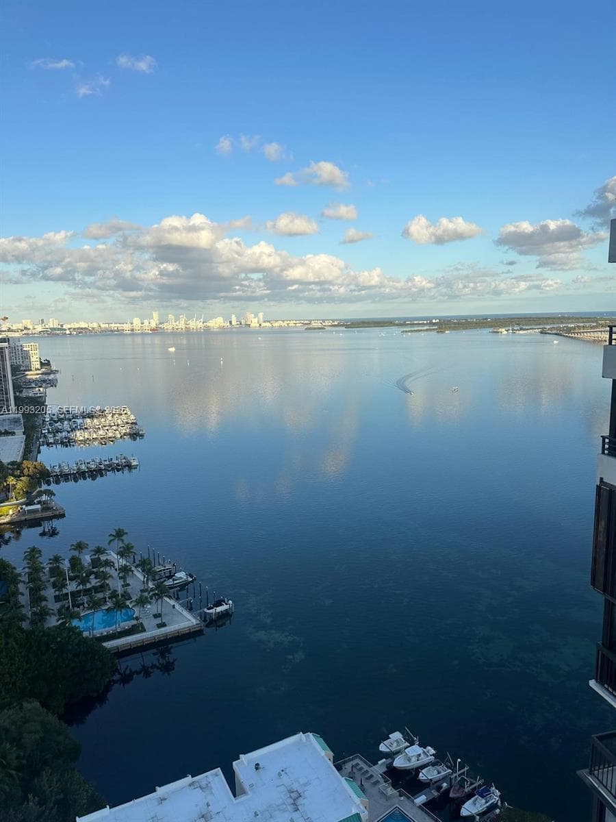 2333 Brickell Ave, Miami FL 33129 — 17