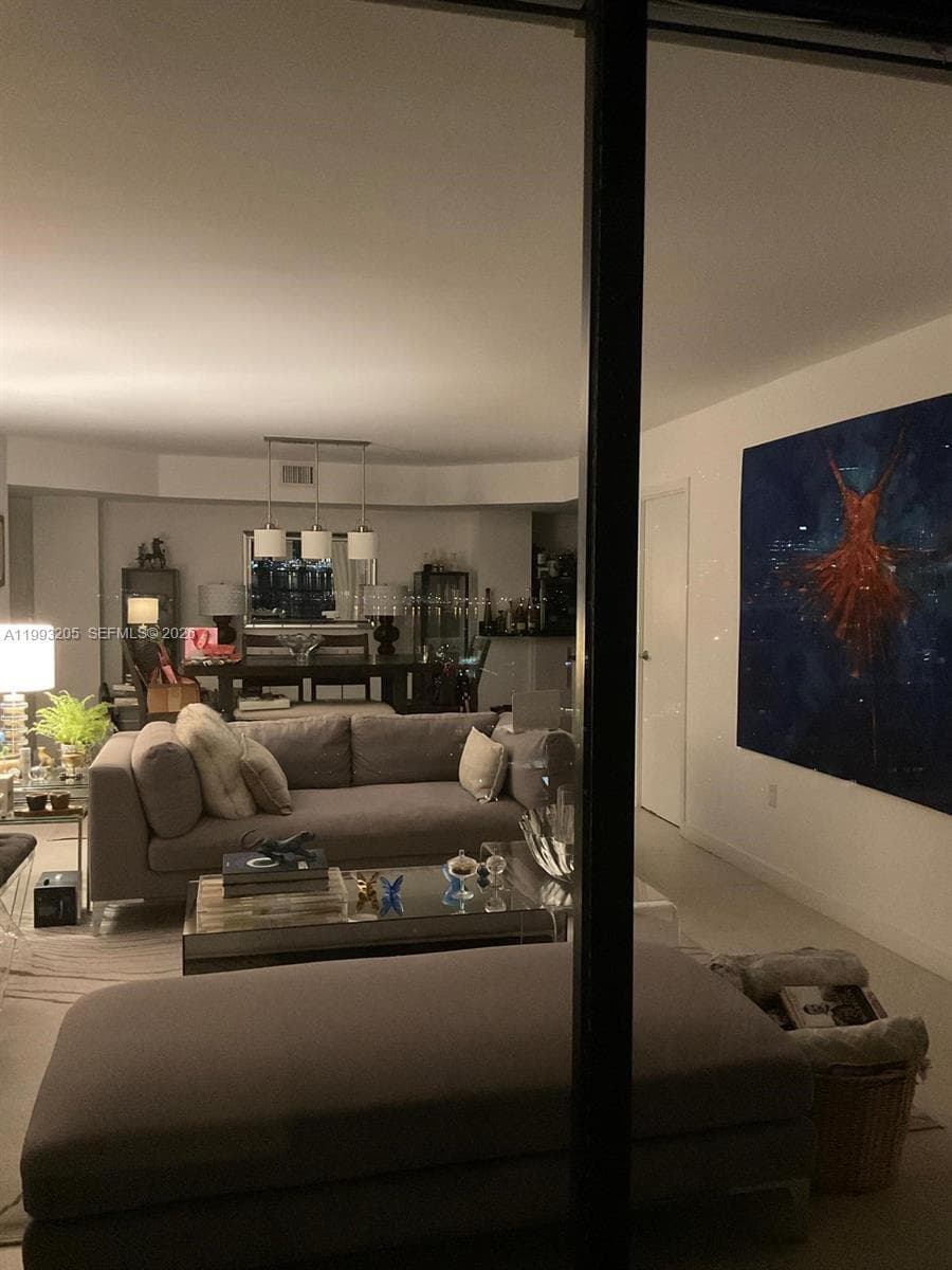 2333 Brickell Ave, Miami FL 33129 — 7