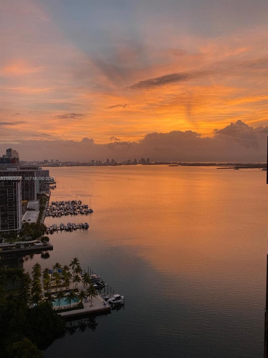 2333 Brickell Ave, Miami FL 33129 — 18