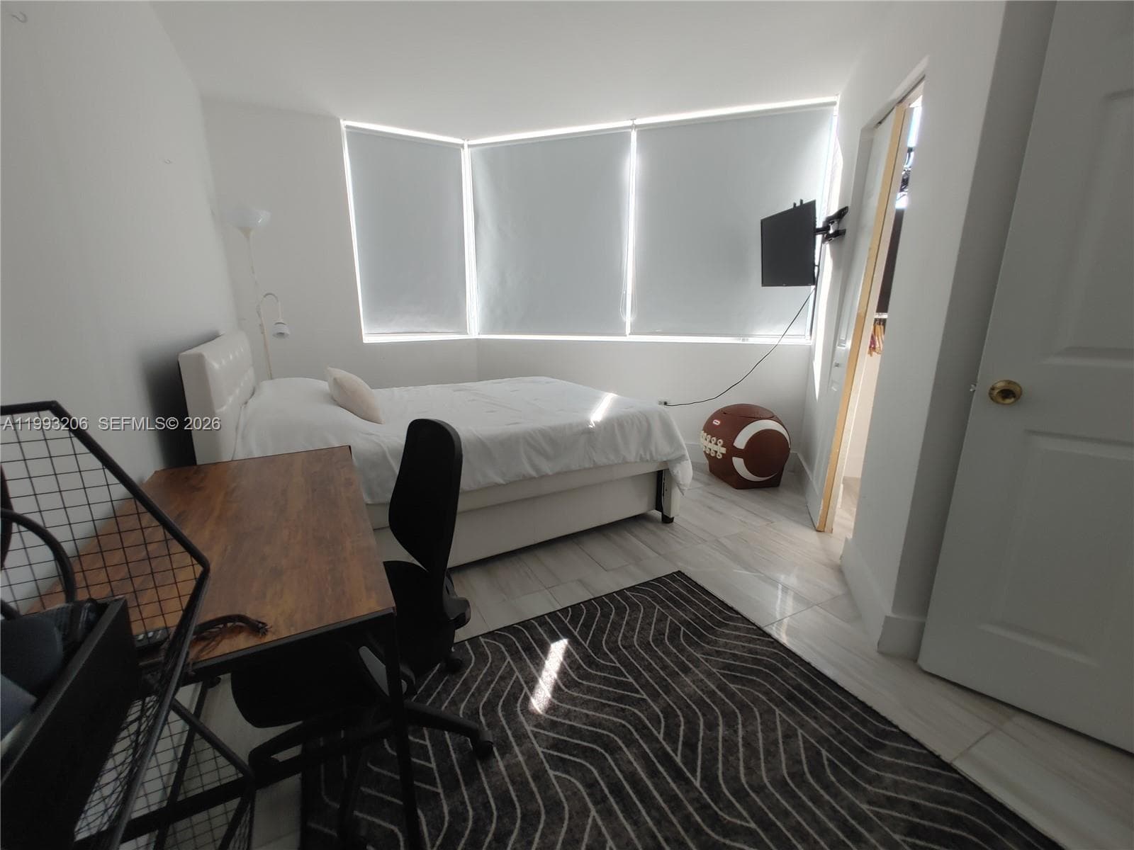 7135 Collins Ave # 525, Miami Beach FL 33141 — 26
