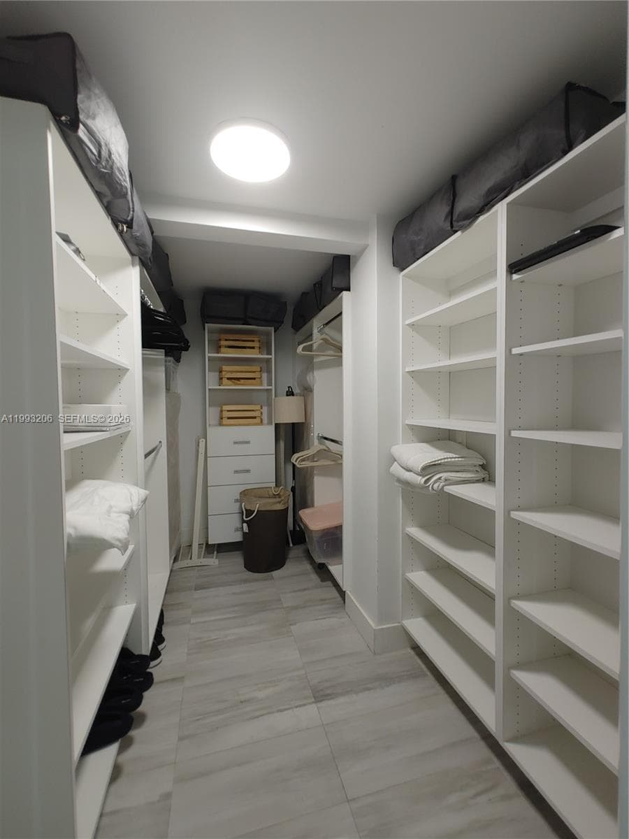 7135 Collins Ave # 525, Miami Beach FL 33141 — 22