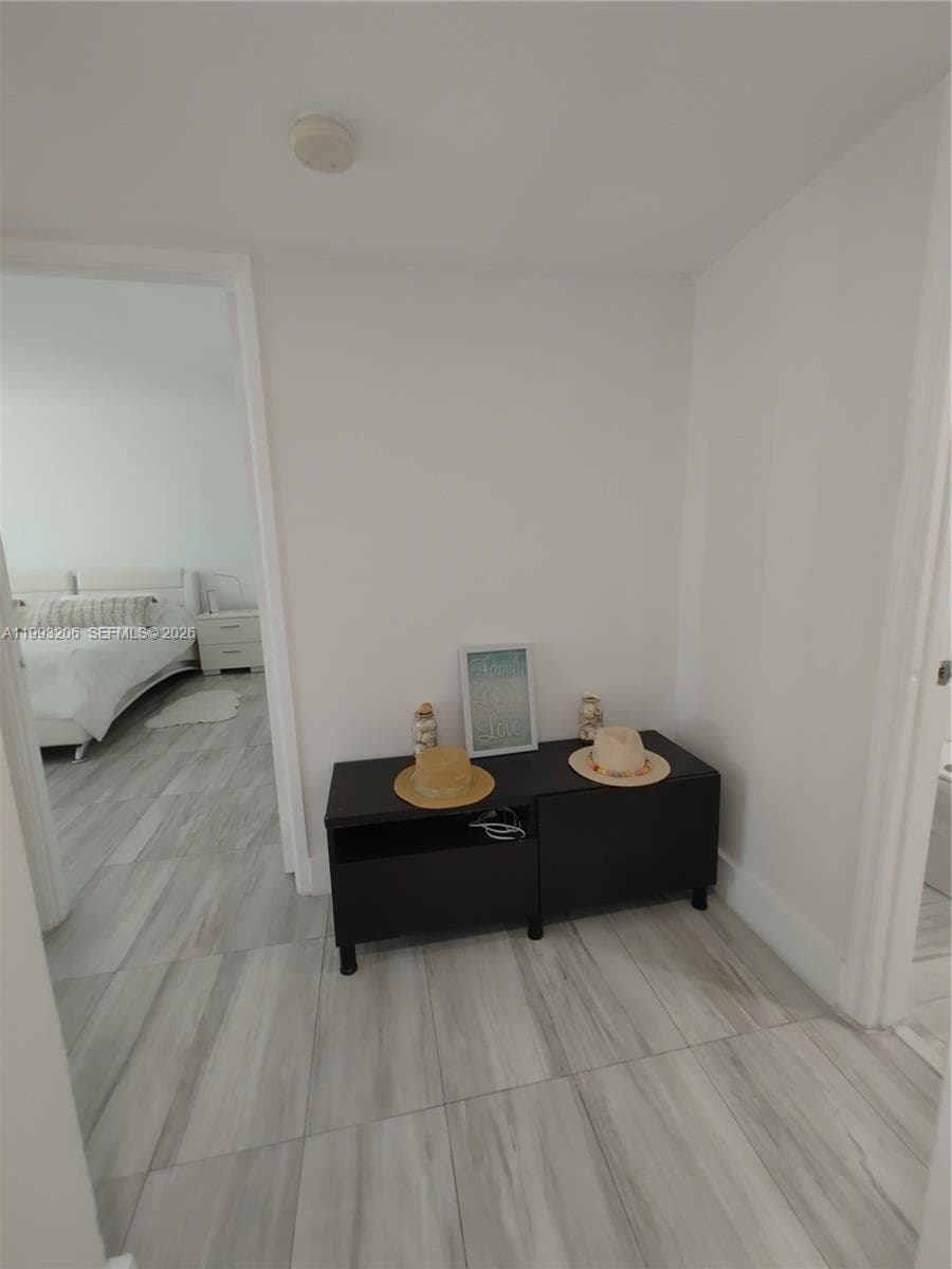 7135 Collins Ave # 525, Miami Beach FL 33141 — 32
