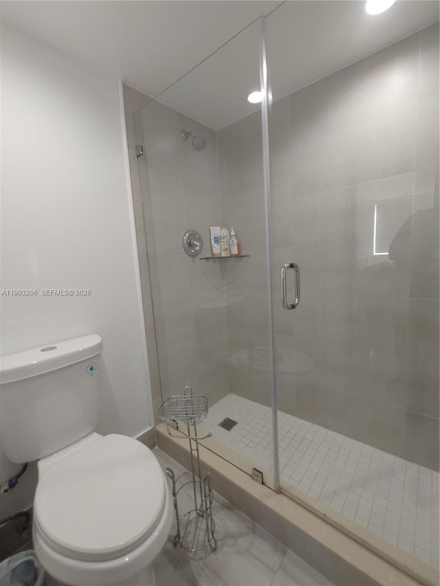 7135 Collins Ave # 525, Miami Beach FL 33141 — 30