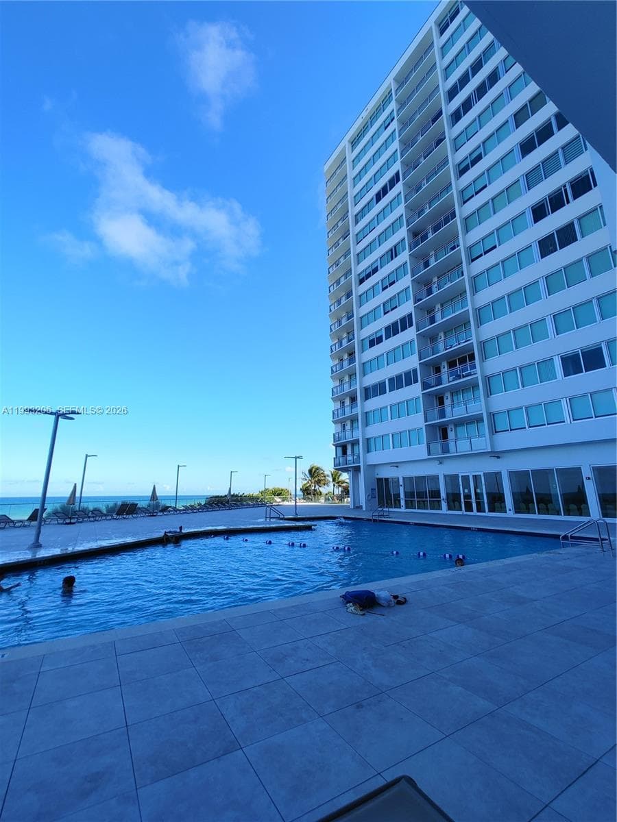 7135 Collins Ave # 525, Miami Beach FL 33141 — 34