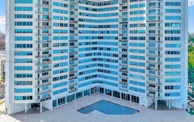 7135 Collins Ave # 525, Miami Beach FL 33141 — 38