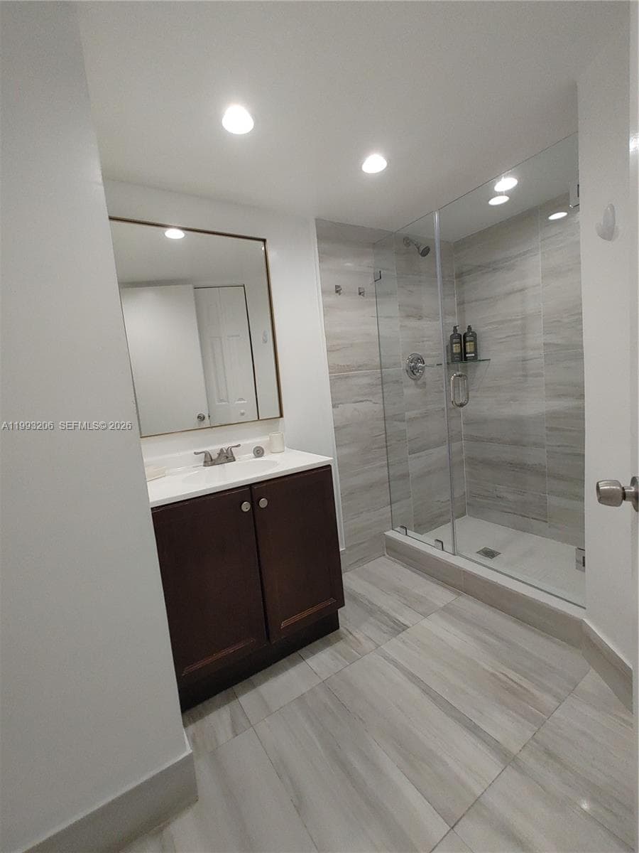 7135 Collins Ave # 525, Miami Beach FL 33141 — 31