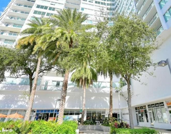 7135 Collins Ave # 525, Miami Beach FL 33141 — 39