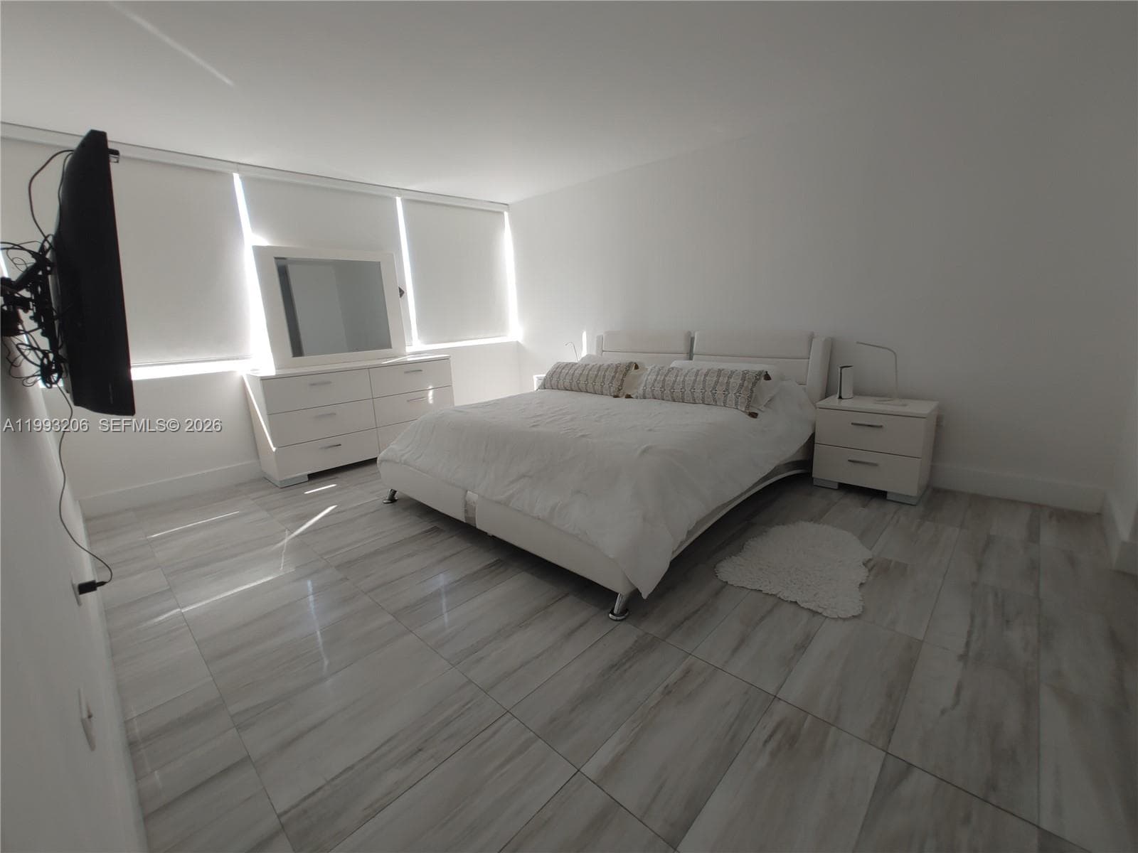 7135 Collins Ave # 525, Miami Beach FL 33141 — 25