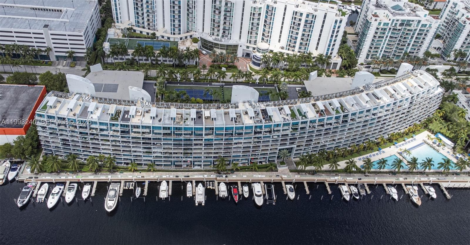 2950 NE 188th St # 139, Aventura FL 33180 — 1