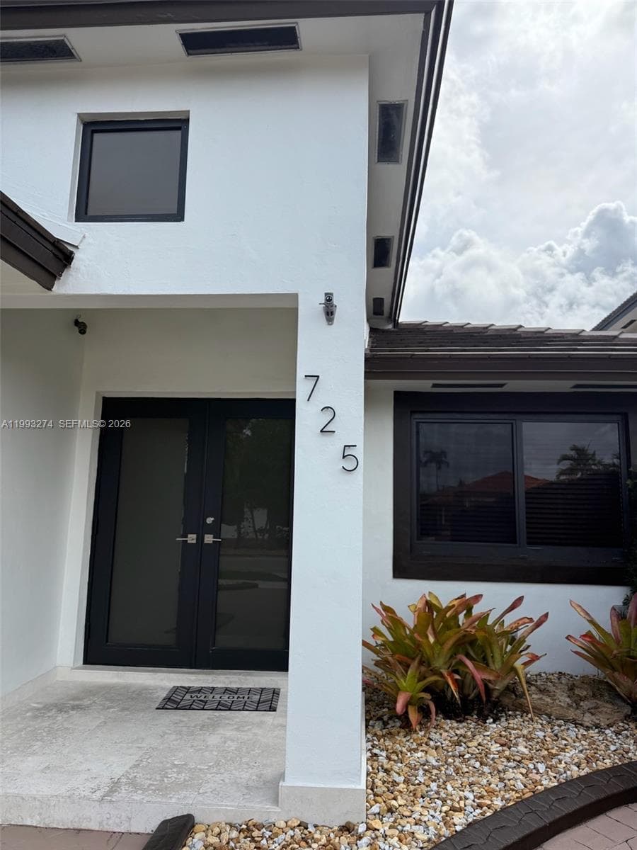 725 NW 135th Ct, Miami FL 33182 — 2