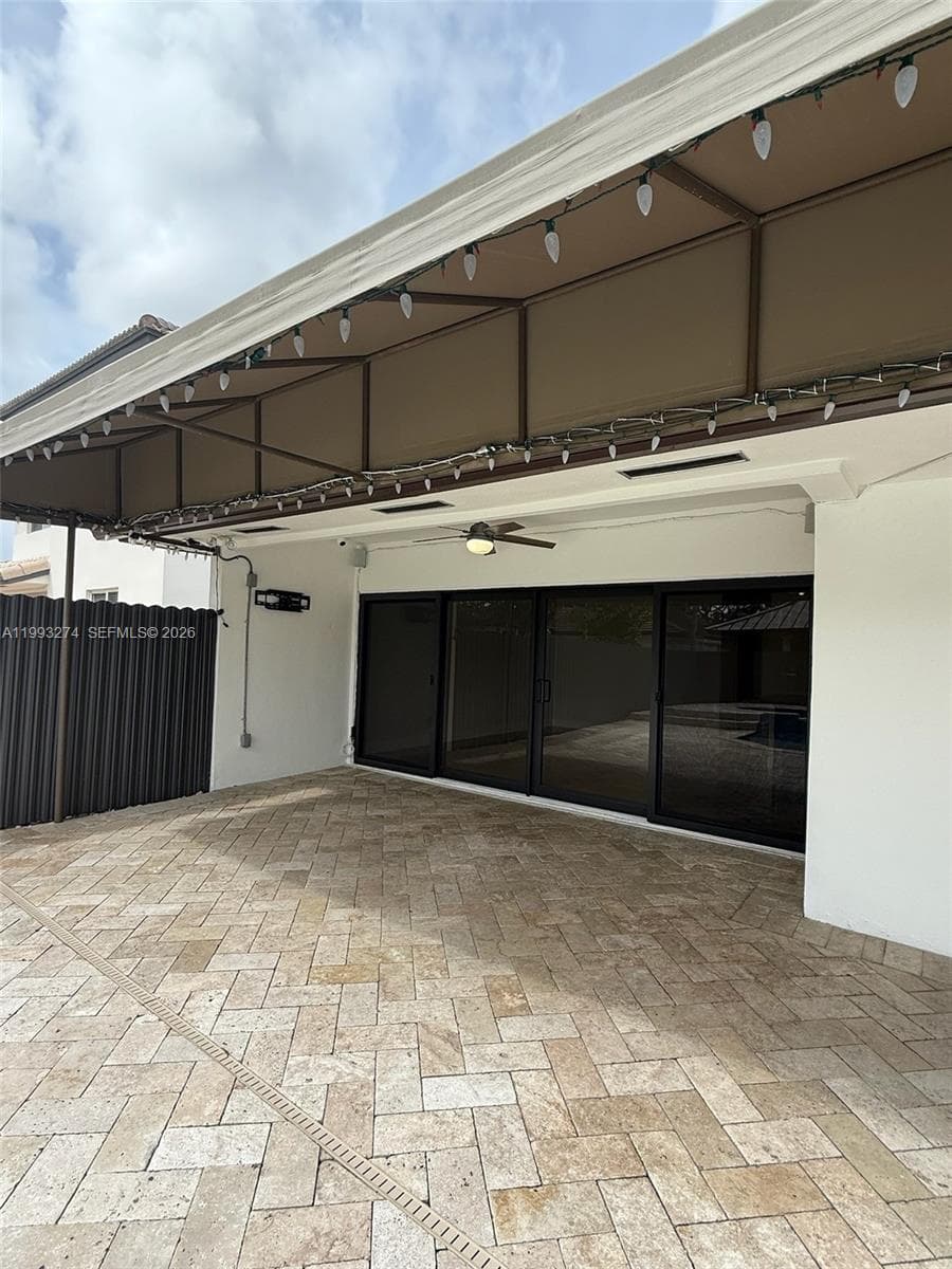 725 NW 135th Ct, Miami FL 33182 — 17