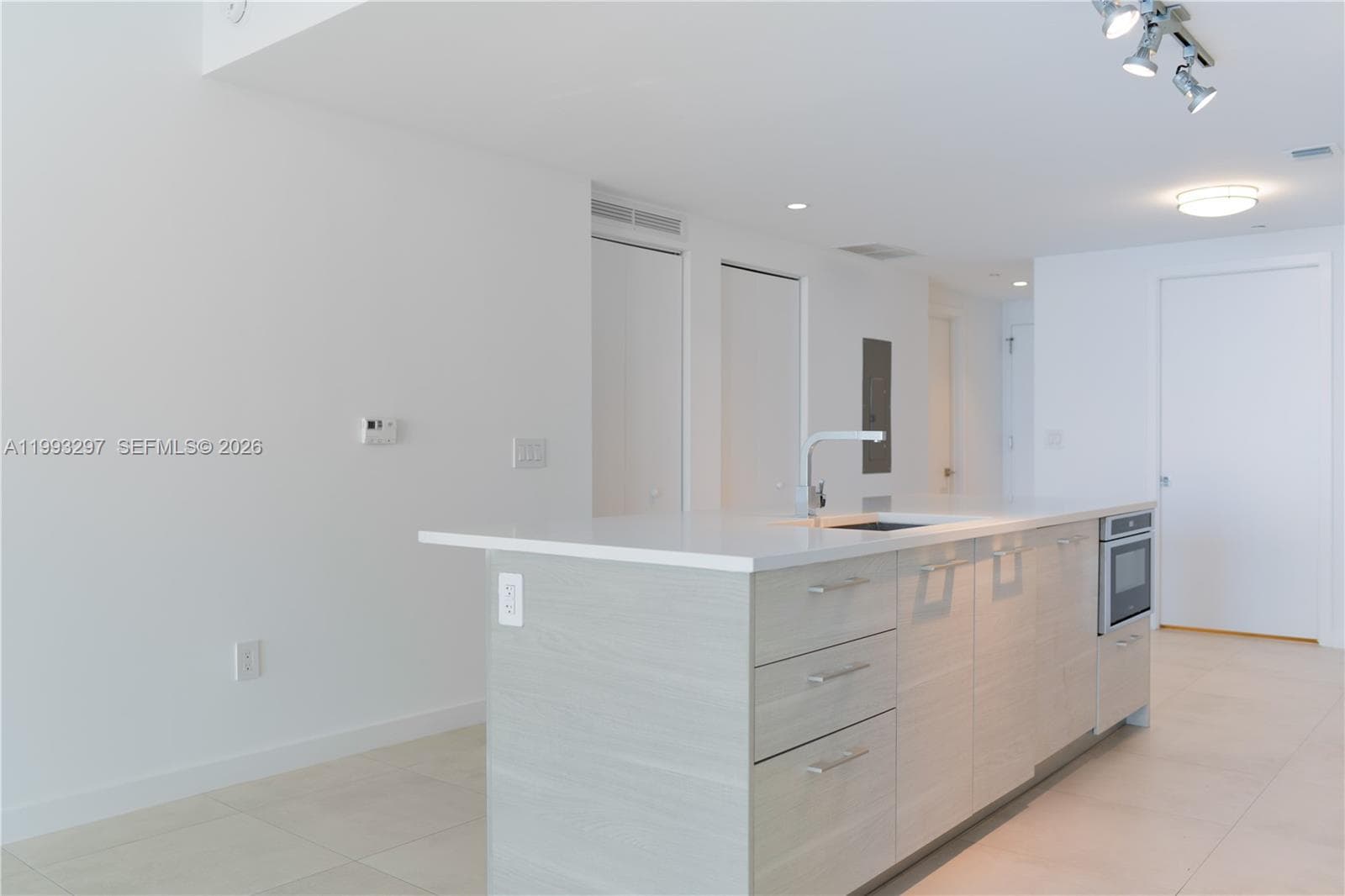 650 NE 32nd St # 2104, Miami FL 33137 — 15