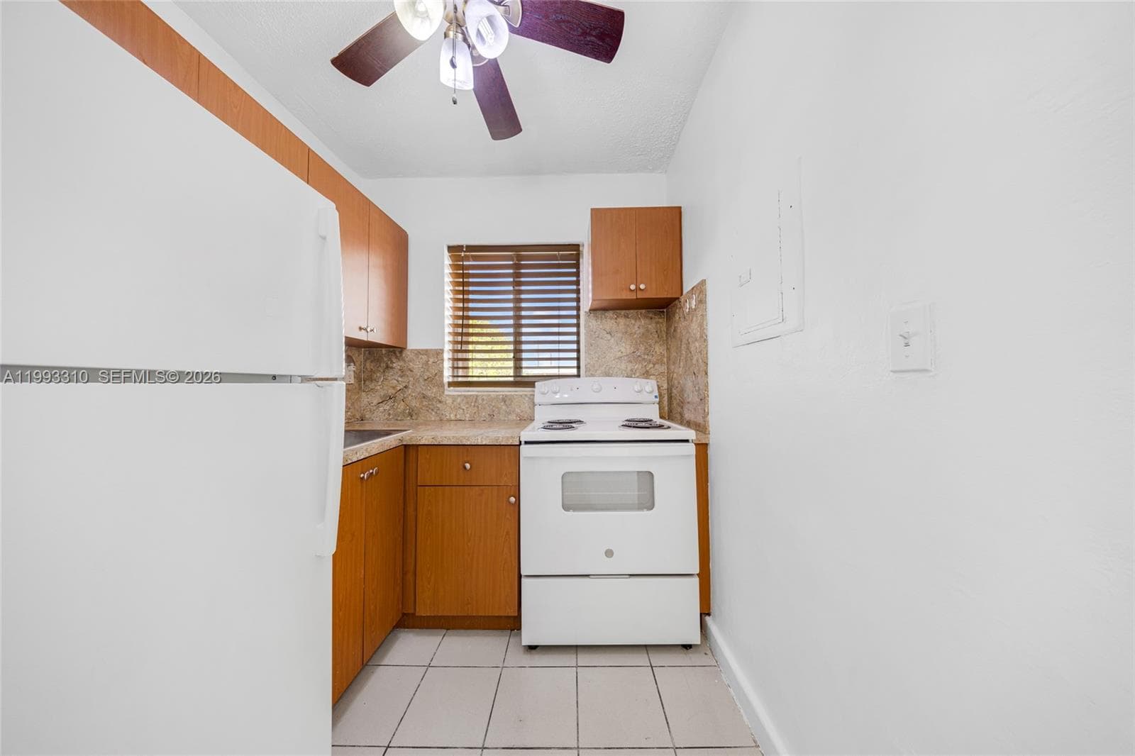 955 W 23rd St, Hialeah FL 33010 — 17