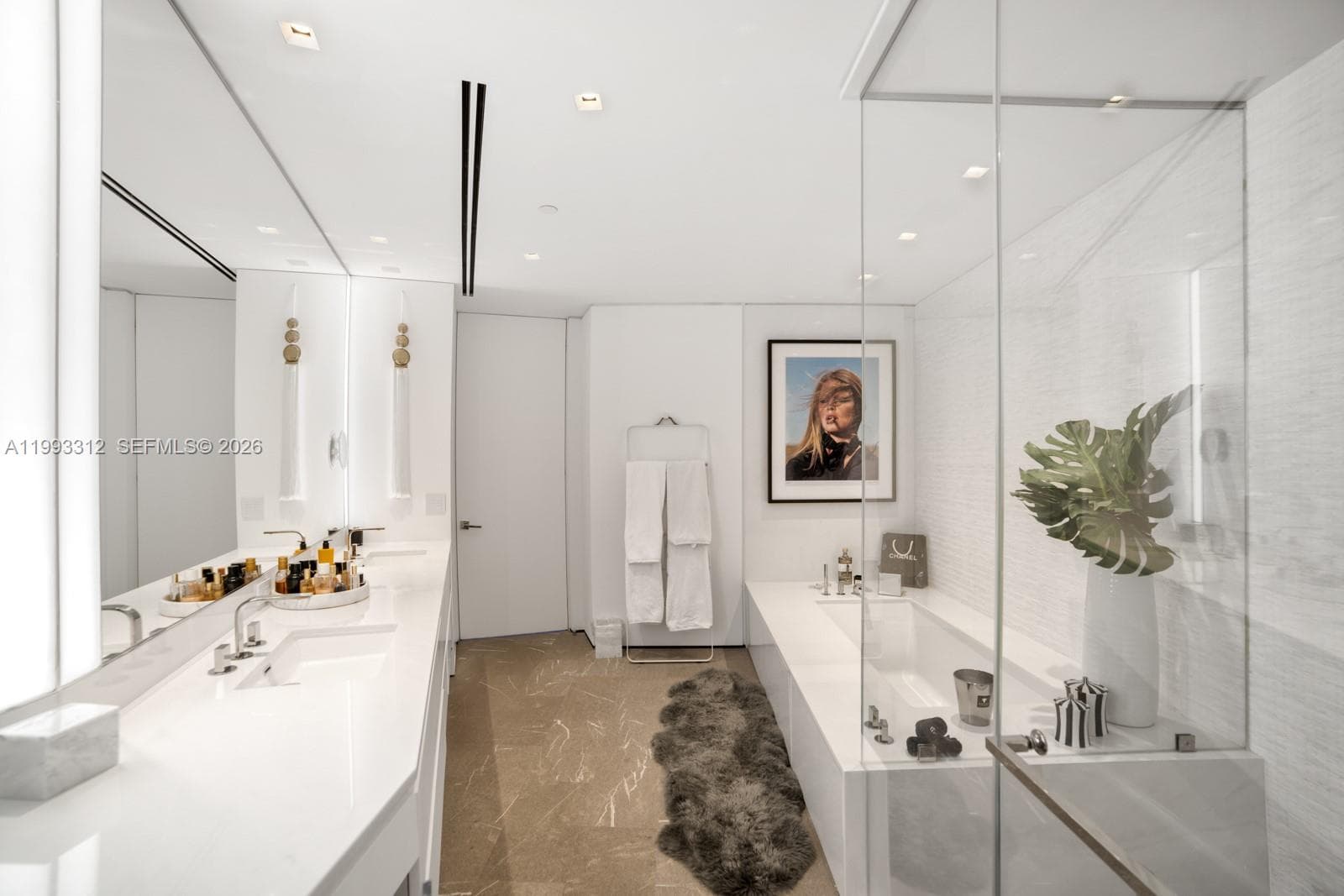 100 S Pointe Dr, Miami Beach FL 33139 — 18