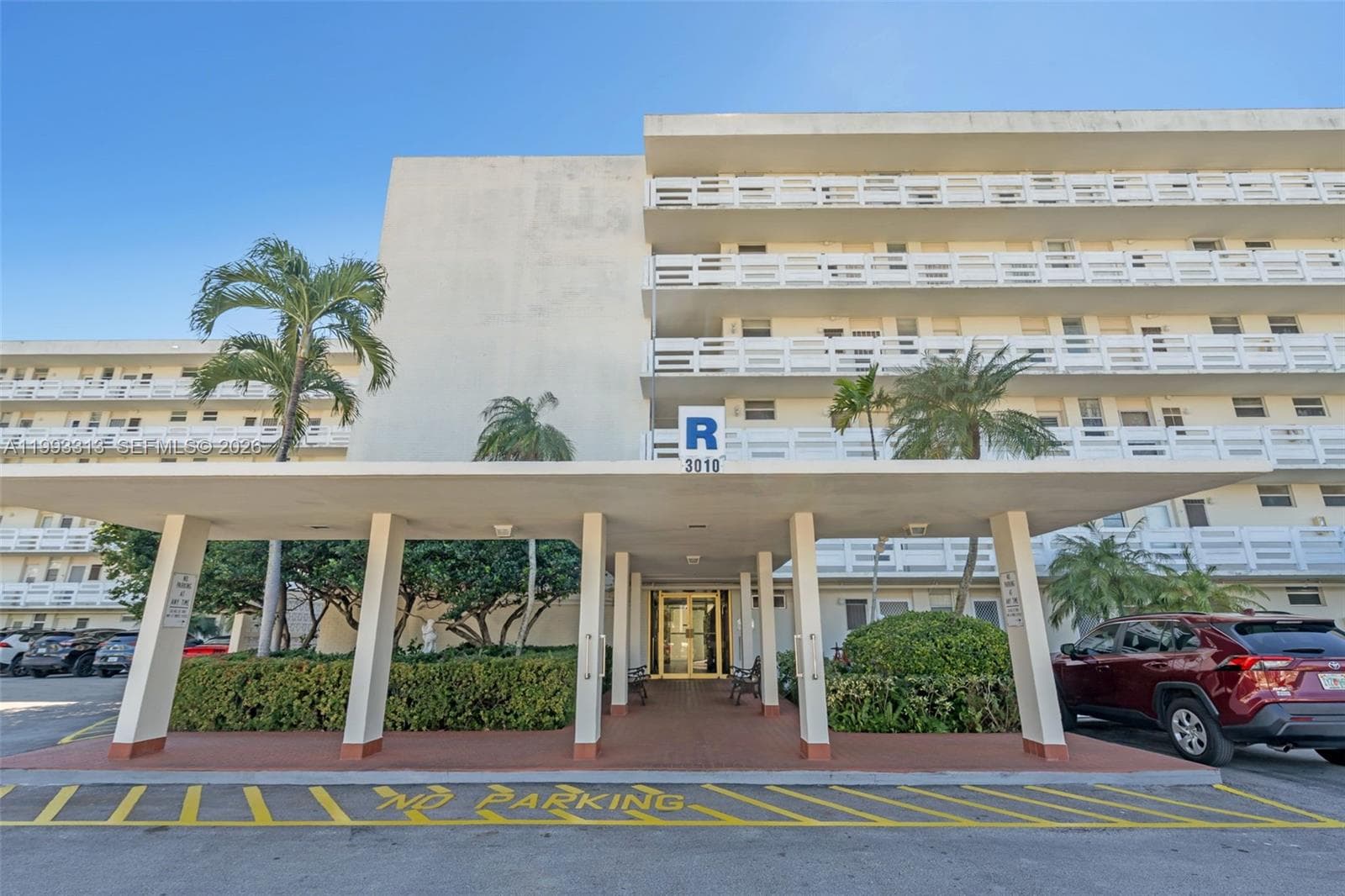 3010 Marcos Dr # R308, Aventura FL 33160 — 4