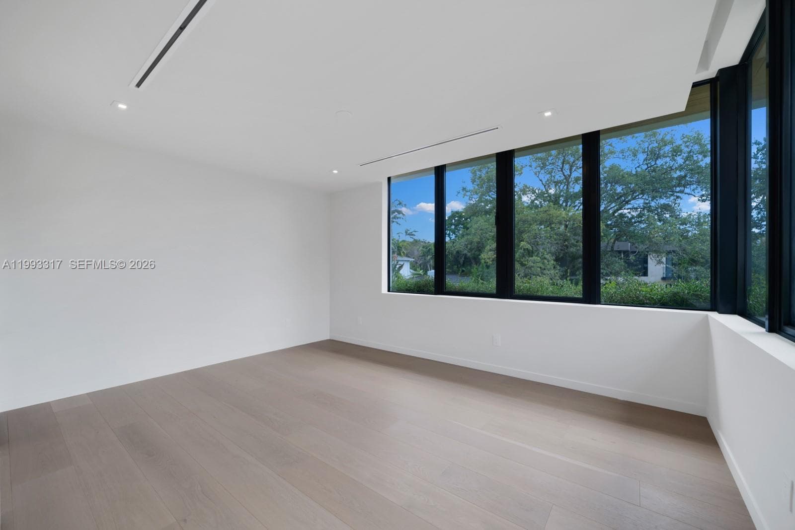 4095 Hardie Ave, Miami FL 33133 — 32