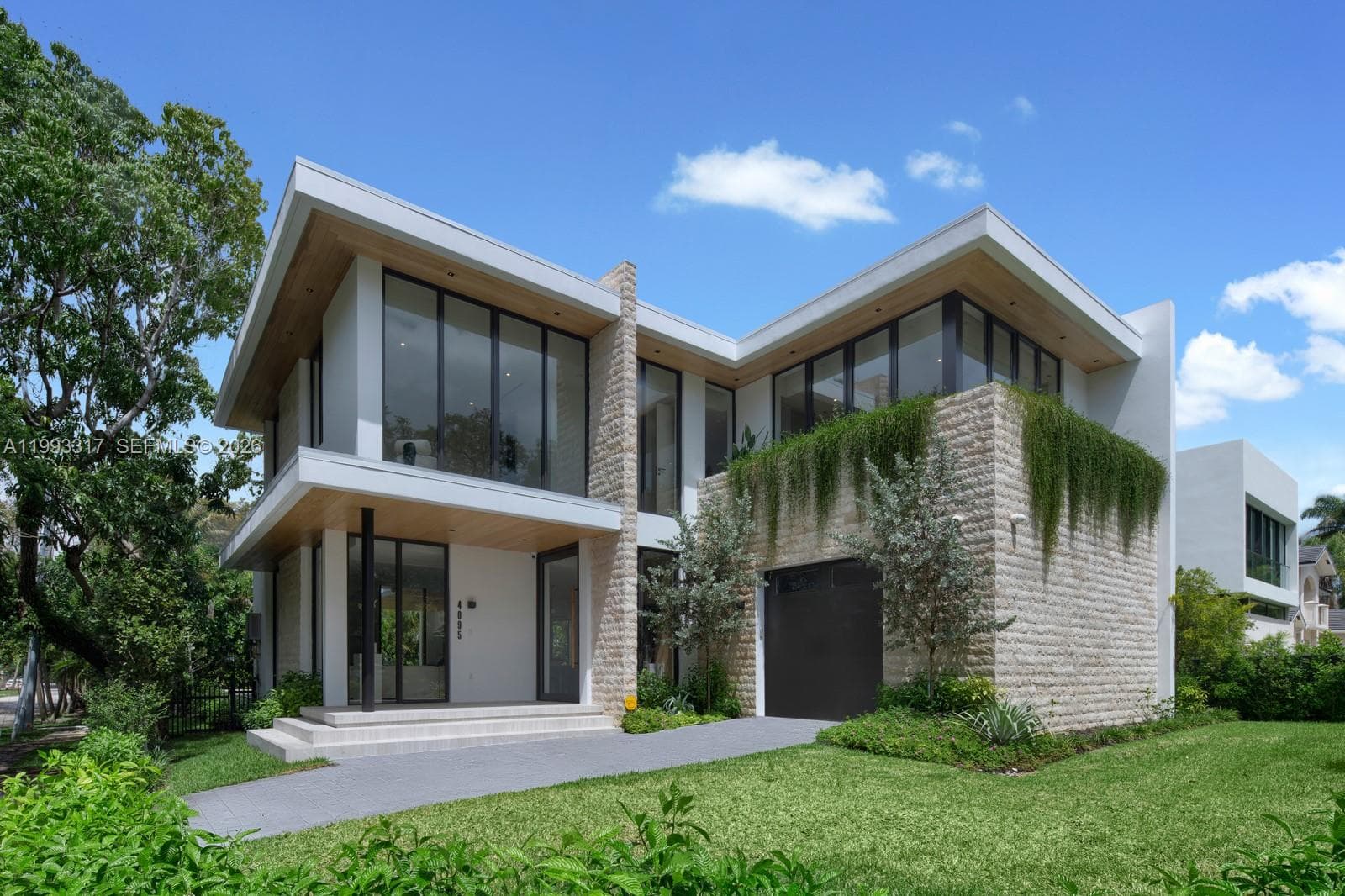 4095 Hardie Ave, Miami FL 33133 — 1