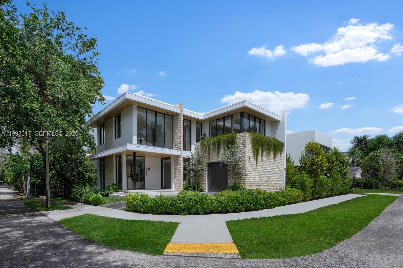 4095 Hardie Ave, Miami FL 33133 — 44