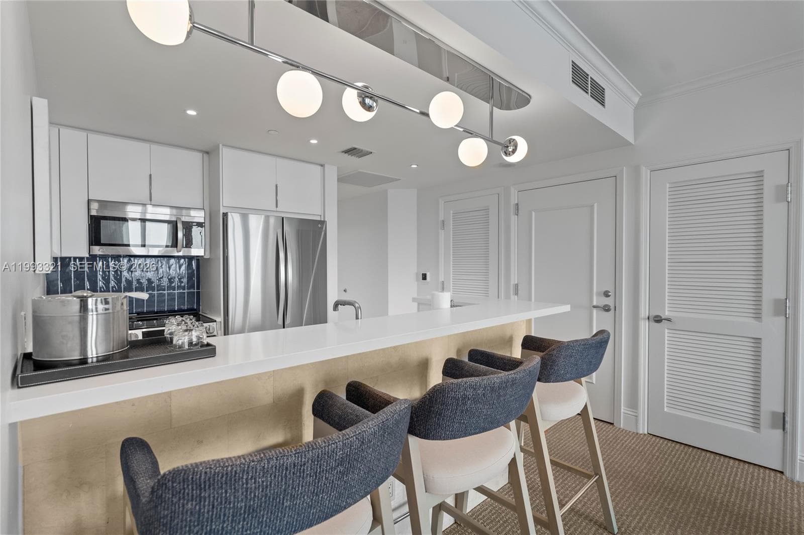 4401 Collins Ave, Miami Beach FL 33140 — 17