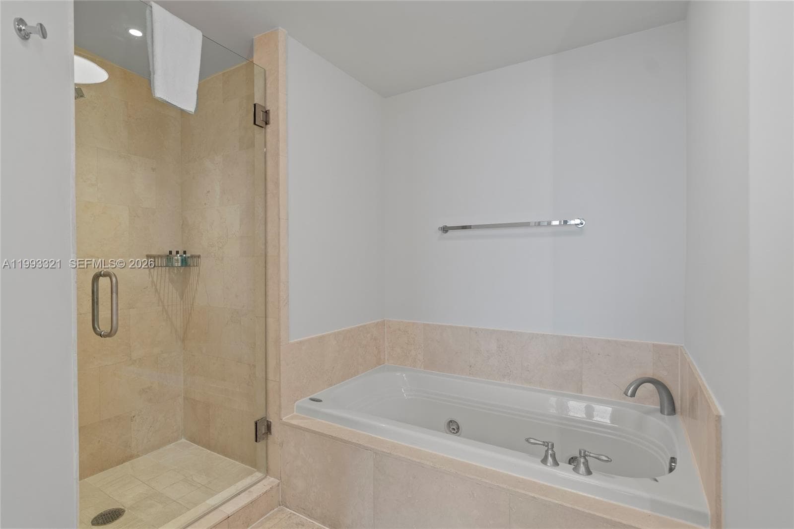 4401 Collins Ave, Miami Beach FL 33140 — 32
