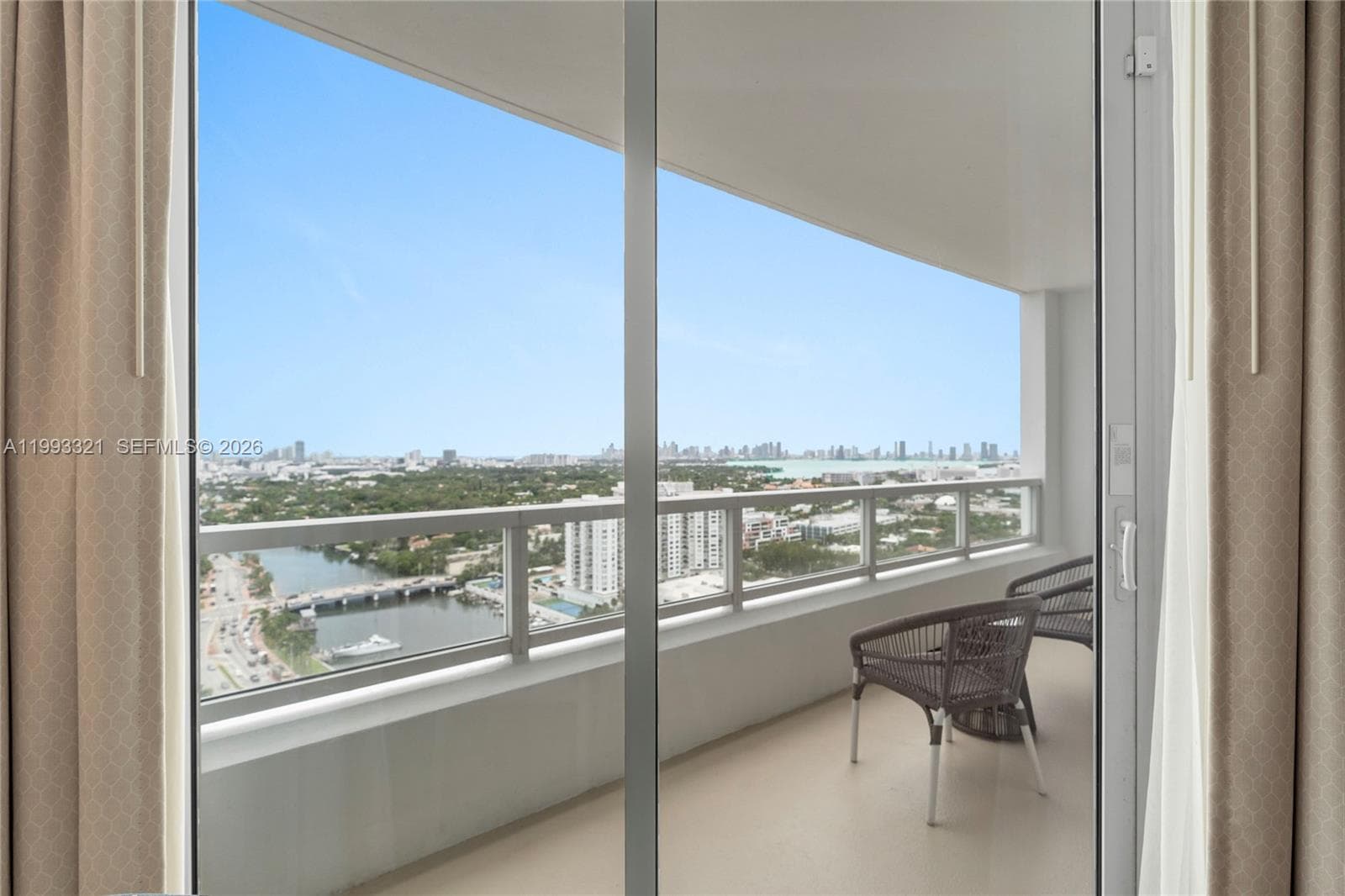 4401 Collins Ave, Miami Beach FL 33140 — 24