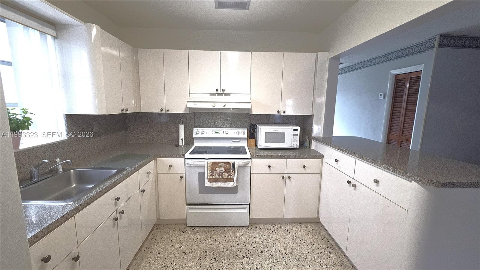 3066 NW 28th St, Miami FL 33142 — 11