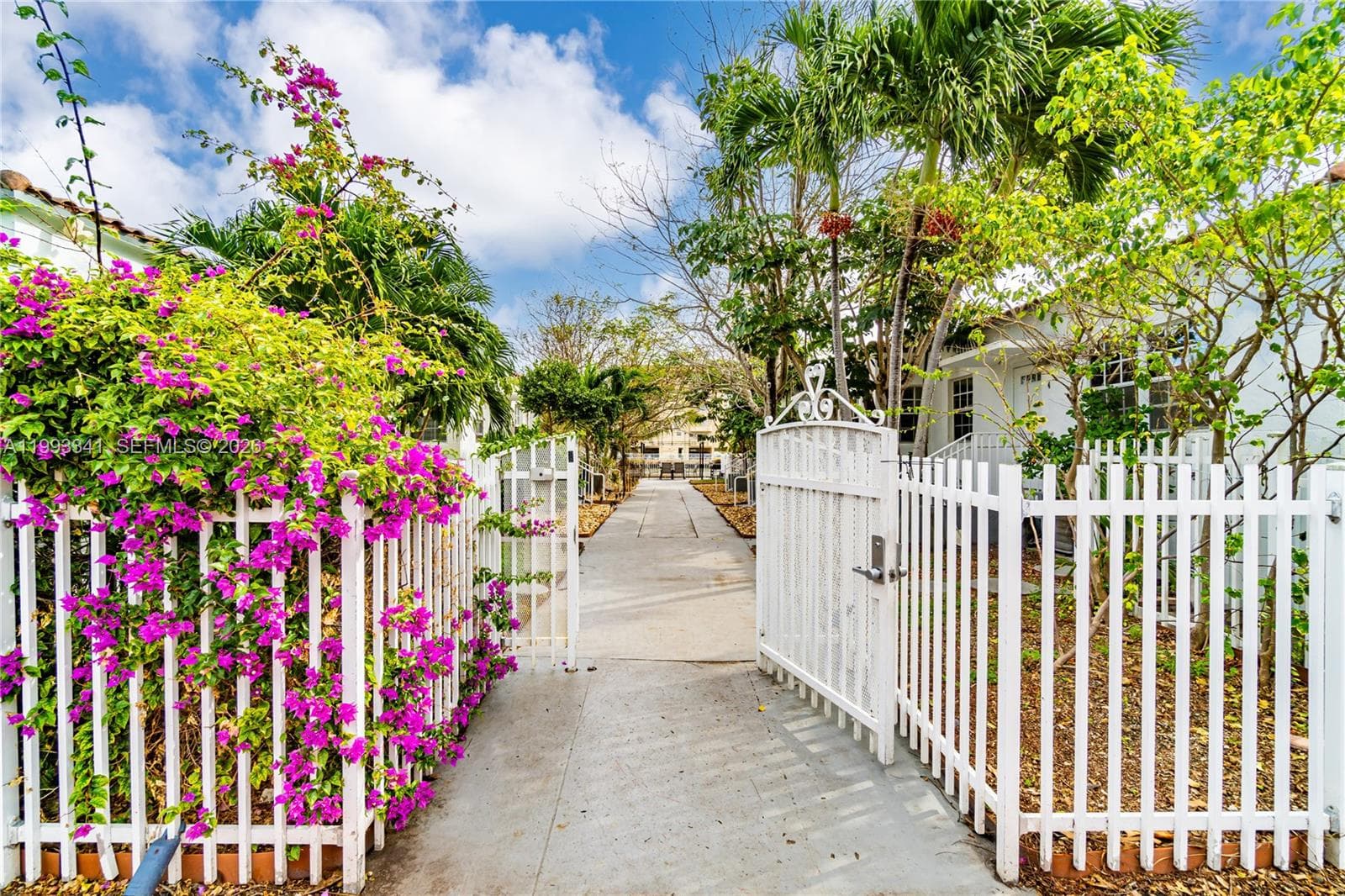 8335 E Crespi Blvd # 4, Miami Beach FL 33141 — 1