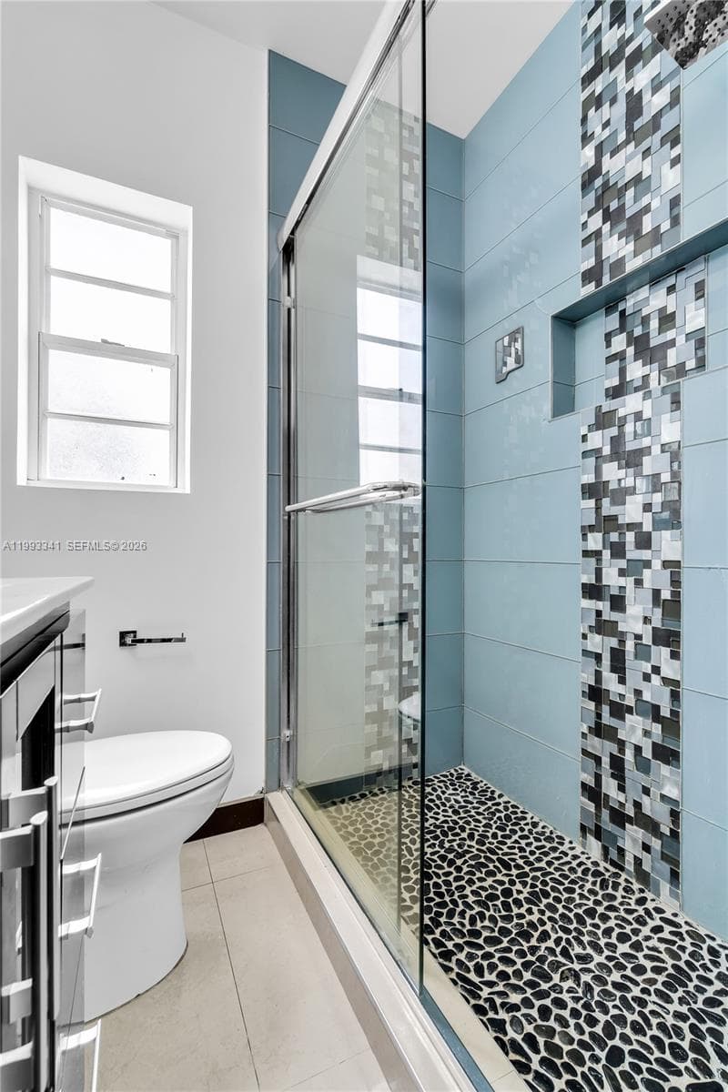 8335 E Crespi Blvd # 4, Miami Beach FL 33141 — 9